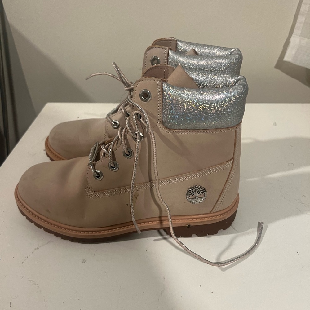 Baby Pink and Silver Timberland Boots - Picture 4 of 5
